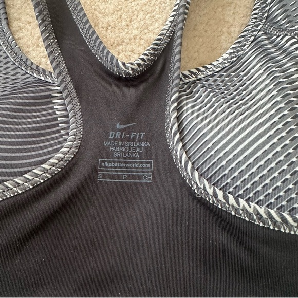 Nike Pro Dri-Fit Patterned Sports Bra - Picture 3 of 7